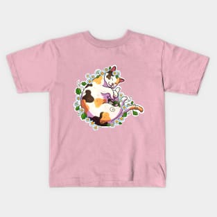 Munchkin cat surrounded by daisies Kids T-Shirt